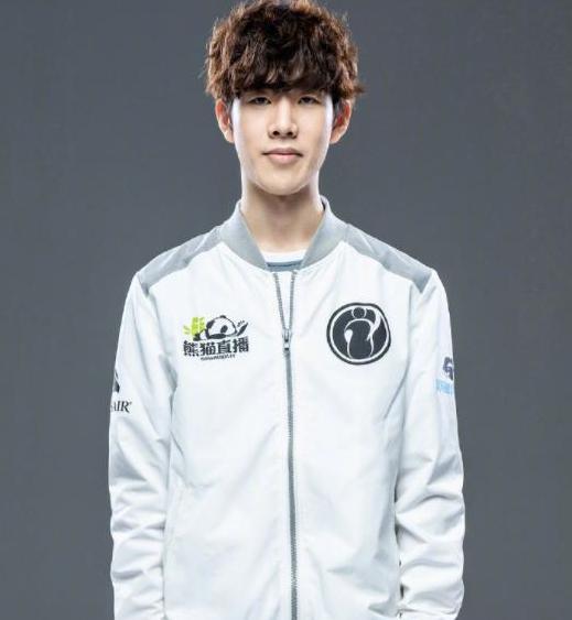 PGL布加勒斯特2025年半决赛：最佳比赛、击杀、评论、表情包、网红反应