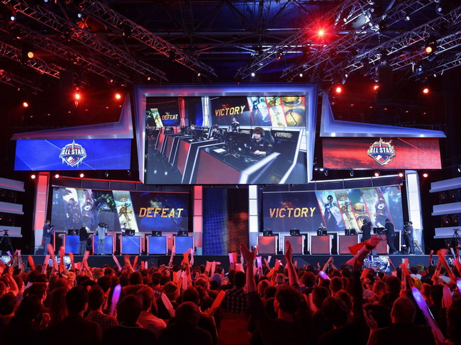 LOL Esports官方推特： Elk 是世界上最好的ADC之一！