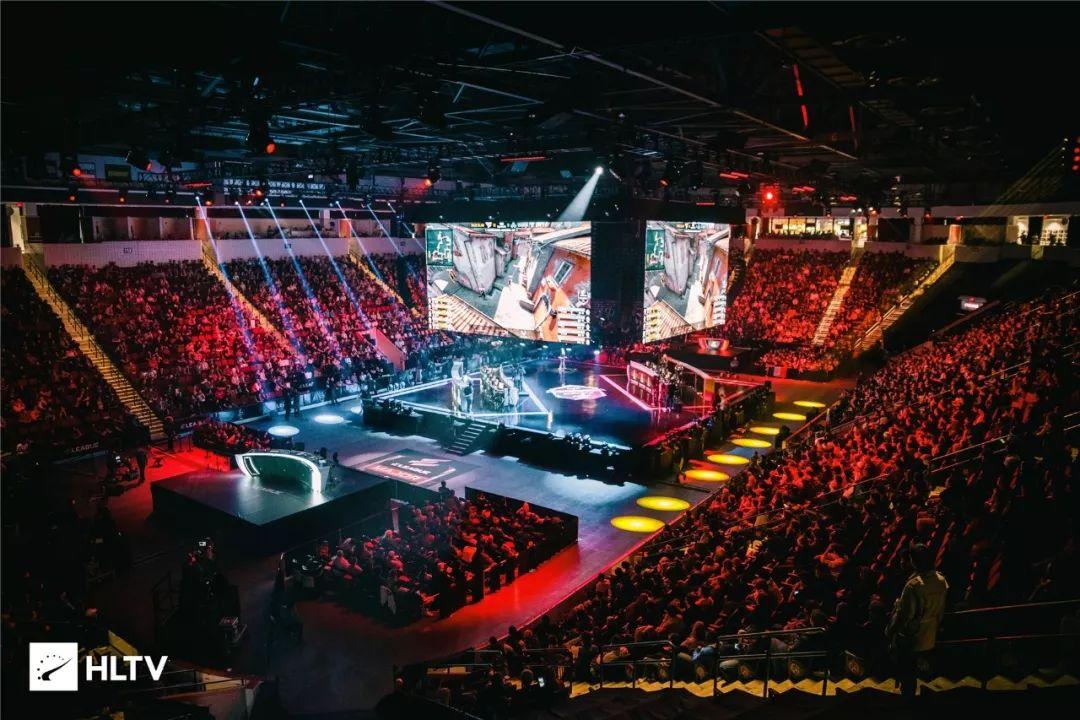 外媒发布了2022夏季赛第十二周的全球战队战力排行，GENG第一，JDG第二