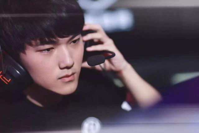 LNG赛后群访 LP：Able说给我上课也没上成功 一直在塔下没意思