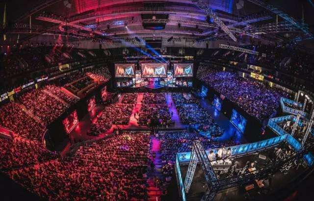 截止到上周为止，T1在联赛中的战绩为13胜1负 而这唯一的一负，正是输给了当时经历三连败的HLE