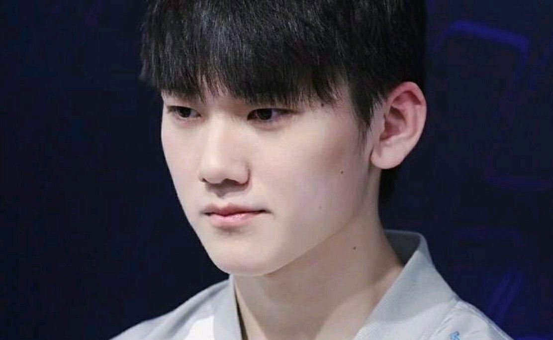 2022LPL名人堂成员海报：禹景曦 高地平 管泽元